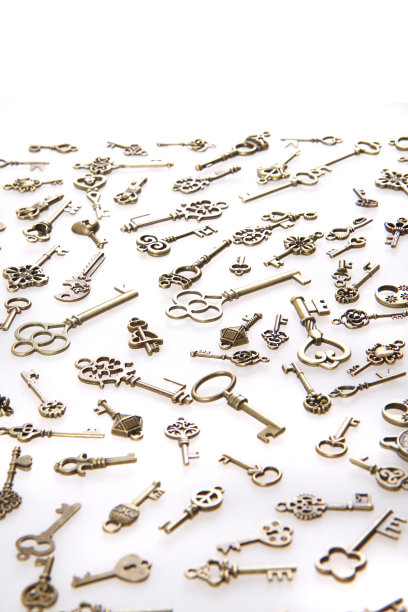 老式钥匙被隔离图片下载