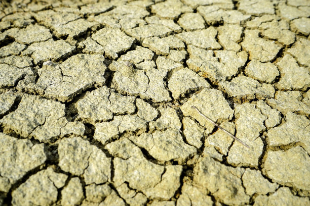 裂开的地面图片下载