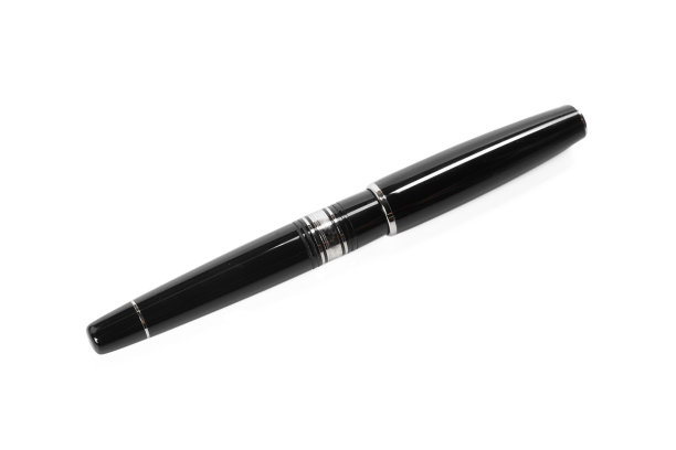 钢笔孤立在白色的背景上图片下载