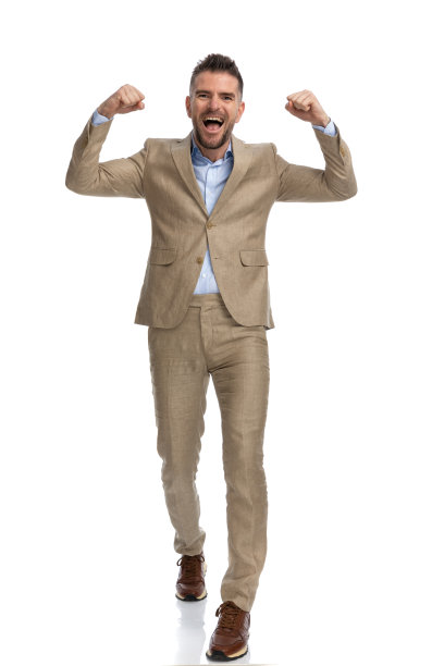 冠军商人高举双臂庆祝胜利图片下载