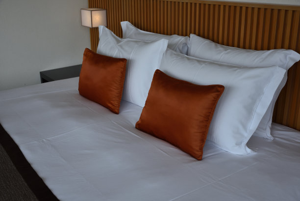 旅馆里的卧室图片下载