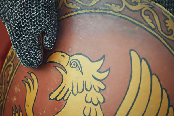 俄罗斯小队中世纪战士的盾牌。13世纪中世纪俄罗斯生活的物品图片下载