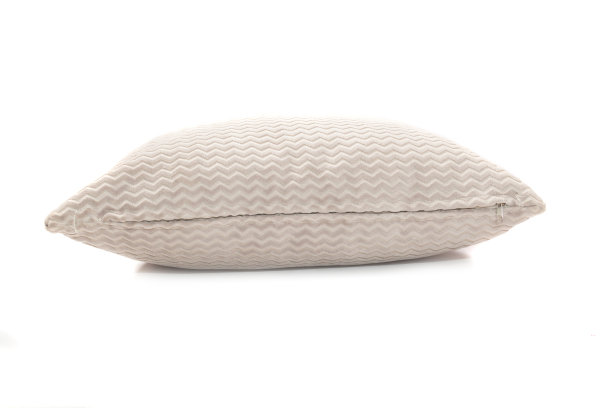 彩色装饰枕头孤立的白色背景图片下载