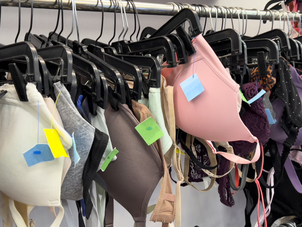 二手旧货店文胸图片下载