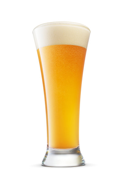 比尔森啤酒杯新鲜的黄色小麦未经过滤的啤酒与帽泡沫隔离在白色。图片下载