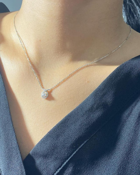 豪华钻石首饰，戒指，耳环，项链，手链图片下载