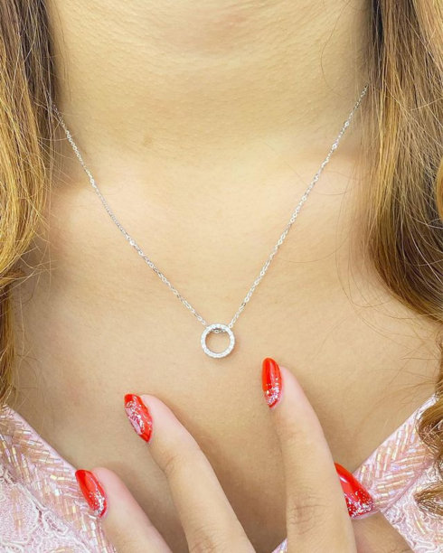 豪华钻石首饰，戒指，耳环，项链，手链图片下载