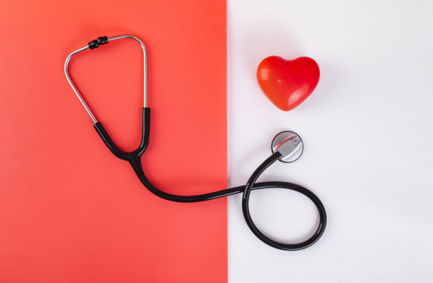 红心和听诊器图片下载
