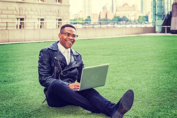 在纽约学习的非裔美国大学生图片下载