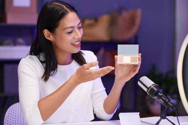 博客拍摄雕塑家评论图片下载