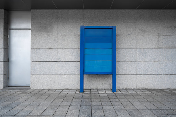 公共通道的蓝色标志图片下载