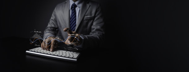 企业成长、进步或成功的概念。商人正在展示越来越多的虚拟全息图库存。图片下载