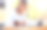 女人写笔记，学生和笔记本电脑，微笑着学习和学习学术课程，教育和大学。户外咖啡馆的女性，自由职业者和项目研究人员，对生产力感到满意图片下载