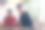 一对年轻的企业家夫妇坐在一间现代化的大办公室里，用笔记本电脑分析统计数据和数据图片下载