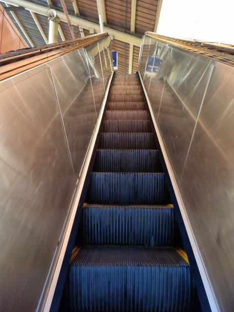 自动扶梯上图片下载