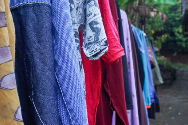 晒衣服的库存照片图片下载