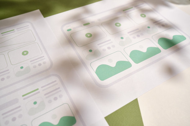 UX网站设计线框图。草图，原型，框架，布局未来设计项目。UI/UX -用户界面，用户体验设计师。网页设计工作室的创意概念。网站开发图片下载