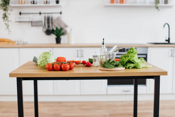 家庭餐桌上健康饮食的有机产品图片下载