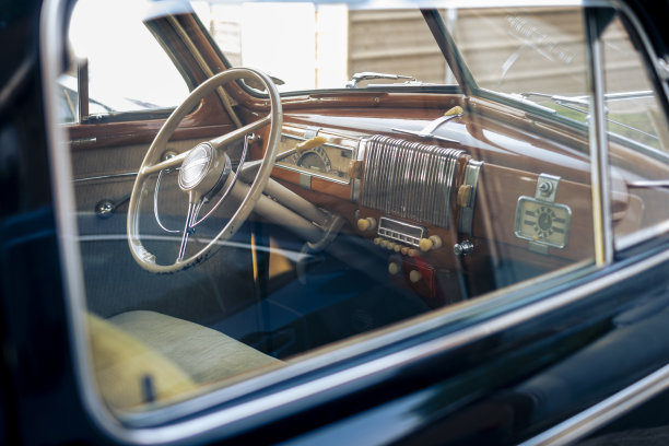 一辆美国老式汽车的内部库存照片图片下载