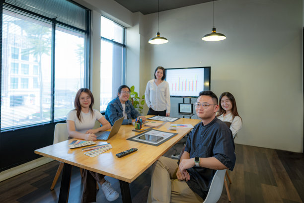 混合的工作区图片下载