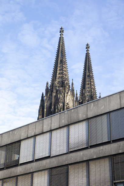 科隆大教堂和蓝天图片下载