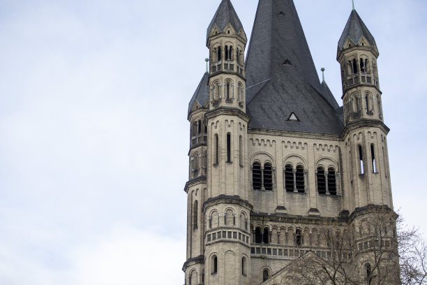 科隆的罗马式教堂图片下载