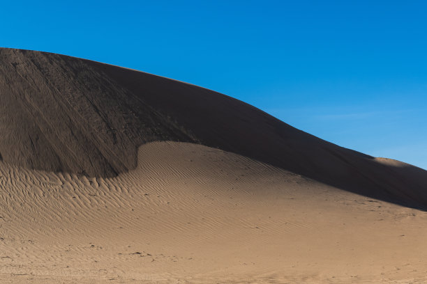 Elsen Tasarkhai或迷你戈壁，蒙古中部图片下载