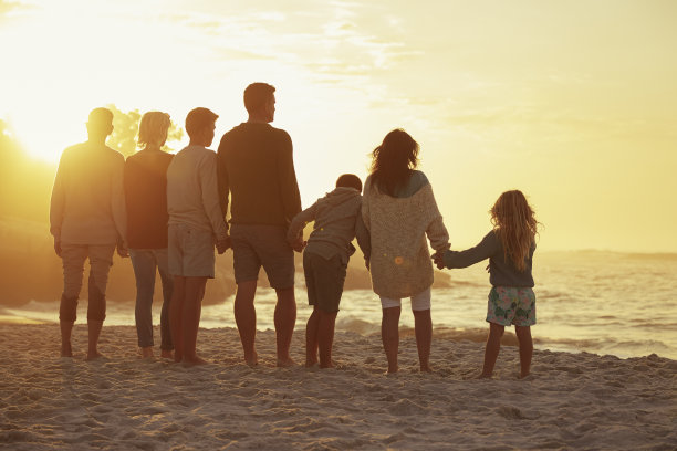 回忆是我们在沙滩上留下的脚印图片下载