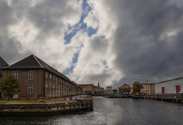 从丹麦哥本哈根的Danneskiold桥向南望去图片下载