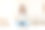 女孩坐在床上用笔记本电脑在家工作自由职业者和生活方式的概念图片下载