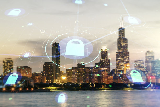 双重曝光的虚拟创意锁全息图与芯片在芝加哥城市摩天大楼的背景。资讯保安概念图片下载