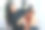 美丽的女发型师在现代美容院为顾客用吹风机做发型。理发师正在给一个白人女人做发型图片下载