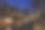 荷兰，阿姆斯特丹的老房子在夜晚灯火通明图片下载