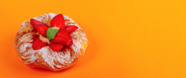 丹麦草莓酥皮图片下载