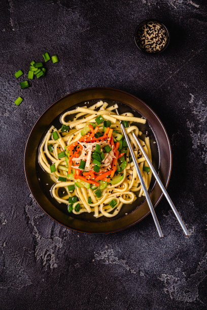 传统韩式鸡汤配自制面条图片下载