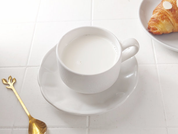 一杯牛奶图片下载