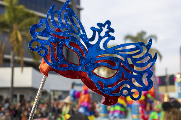 嘉年华游行前的面具图片下载