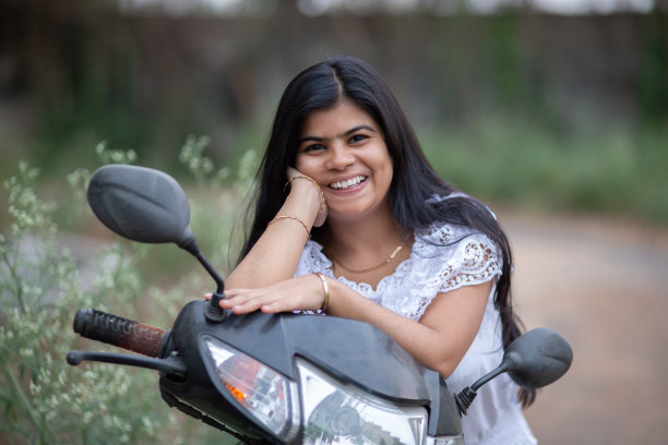 骑自行车的自由图片下载