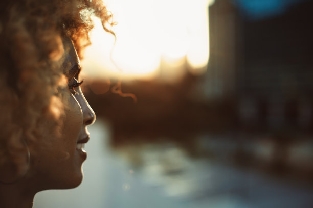 局限只存在于我们的头脑中图片下载