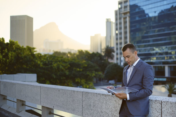 局限只存在于我们的头脑中图片下载