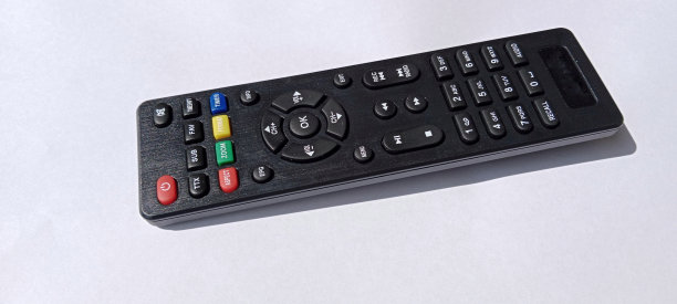白色背景电视遥控器图片下载