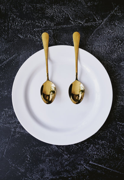 一餐一勺，两茶匙。库存图片图片下载