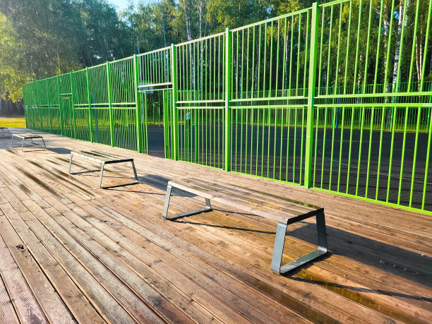 公园里的篮球场图片下载