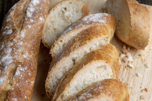 把白面包切成小块图片下载