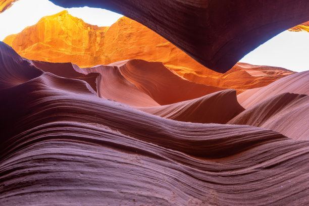 下羚羊峡谷的日落色彩图片下载