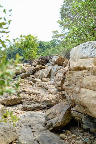 岩石和海景，泰国沙美岛图片下载