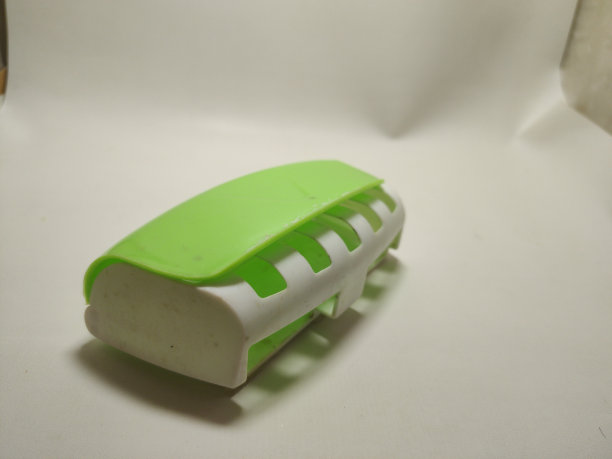 浴室里放牙刷的地方图片下载