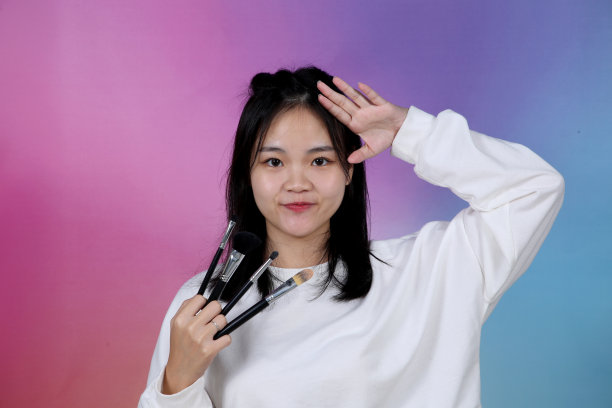 亚洲年轻女性工作室肖像图片下载