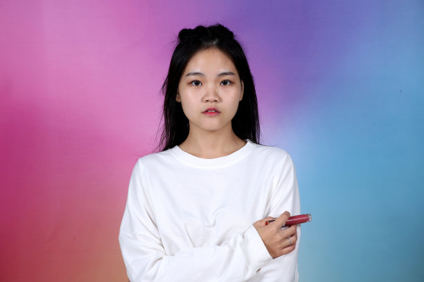 亚洲年轻女性工作室肖像图片下载