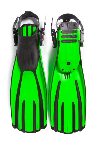 两个潜水用的脚蹼图片下载